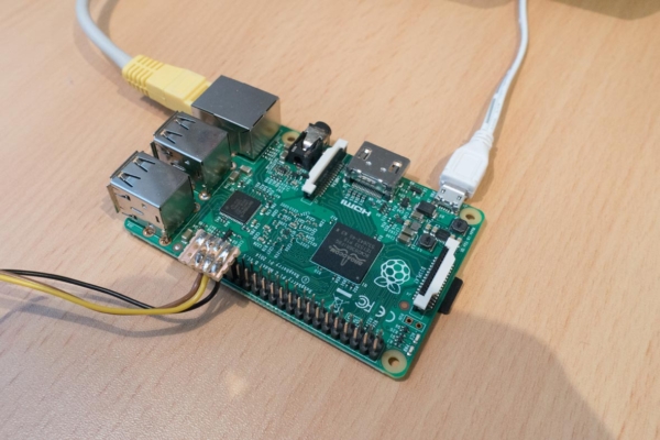 Raspberry Pi zur Steuerung der Uhr